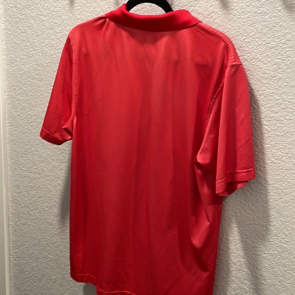 Walter Hagan size medium men’s short sleeve golf shirt red pattern ⛳️🏌🏾‍♂️ - Picture 5 of 6